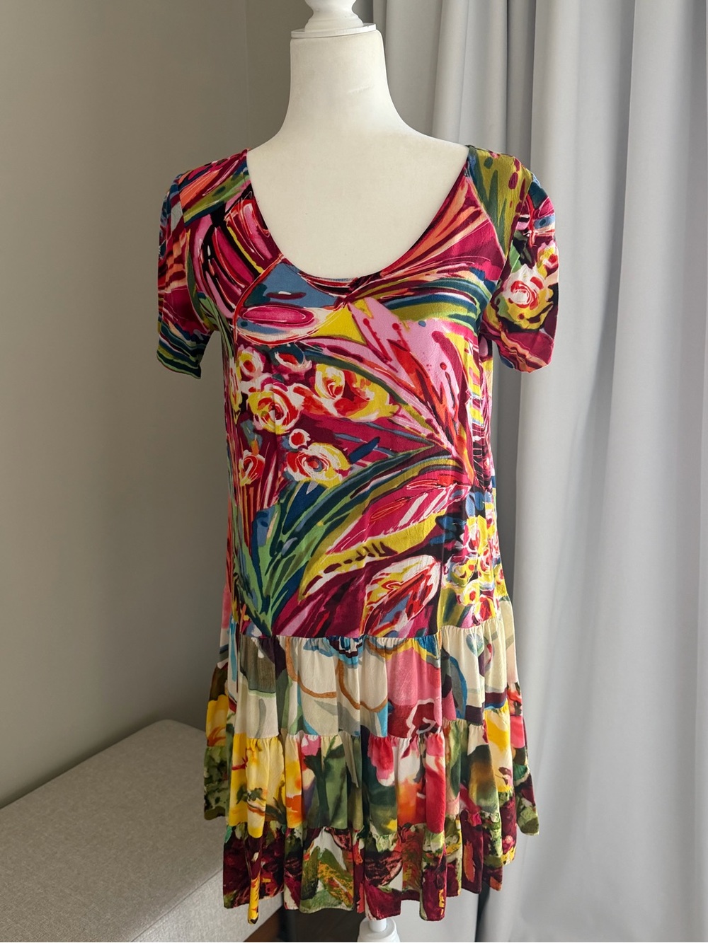 JamsWorld Hattie Dress Vibrant Multicolor Floral Swing Mini Dress. Size Small.